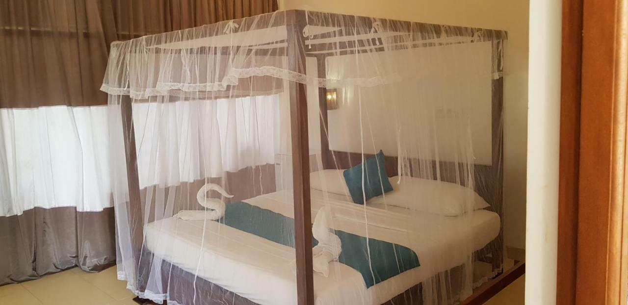 Lavish Resort - Sigirya Sigiriya Exterior photo